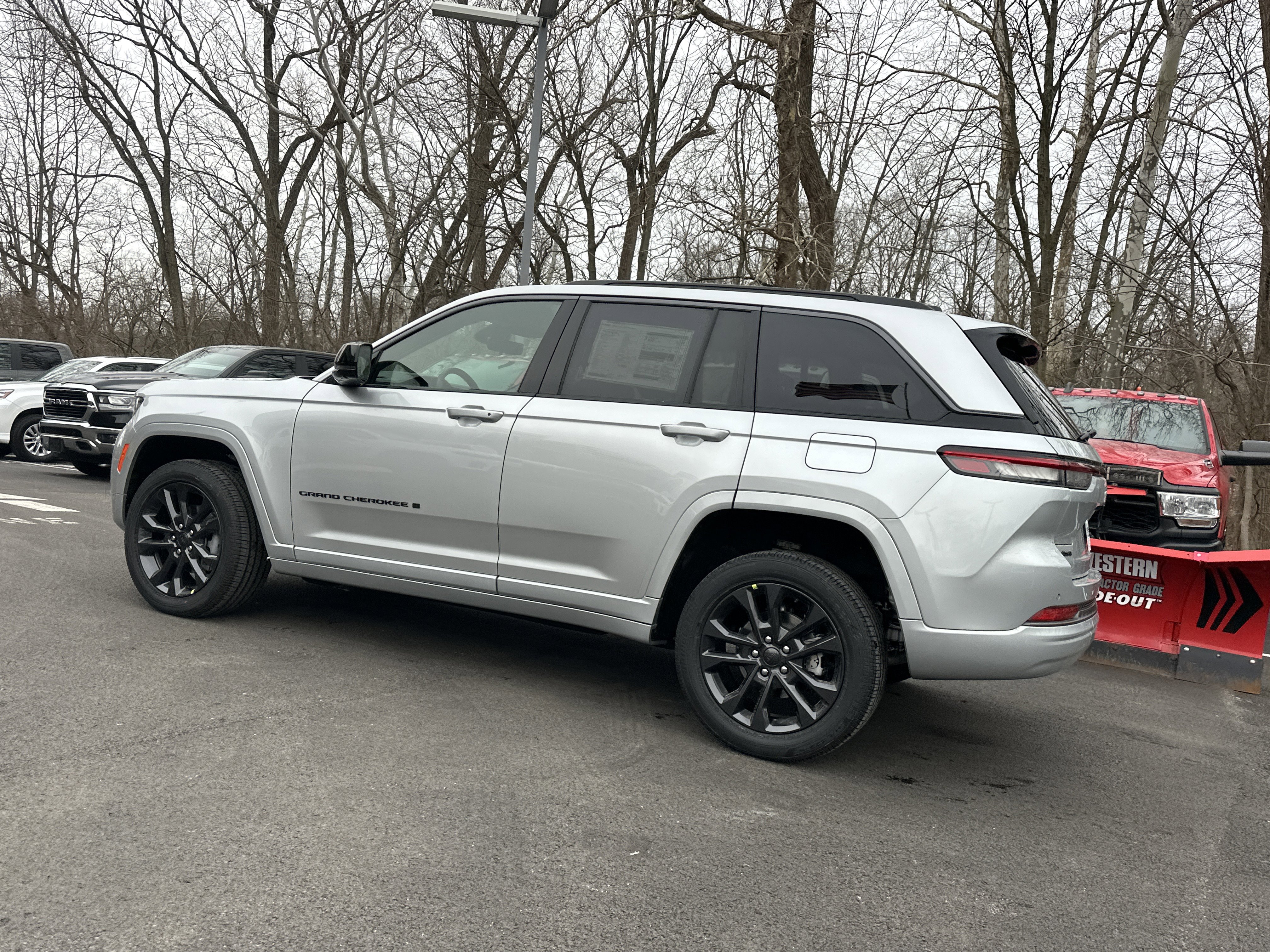 New 2026 Jeep Grand Cherokee Limited Reserve image 27