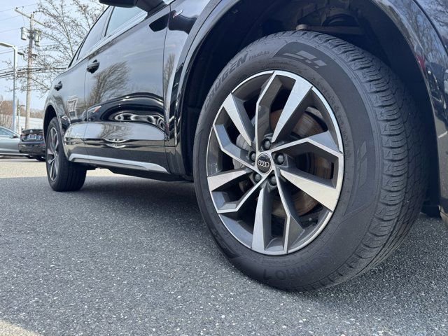 Certified 2024 Audi Q5 2.0T Prestige AWD/4WD image 9