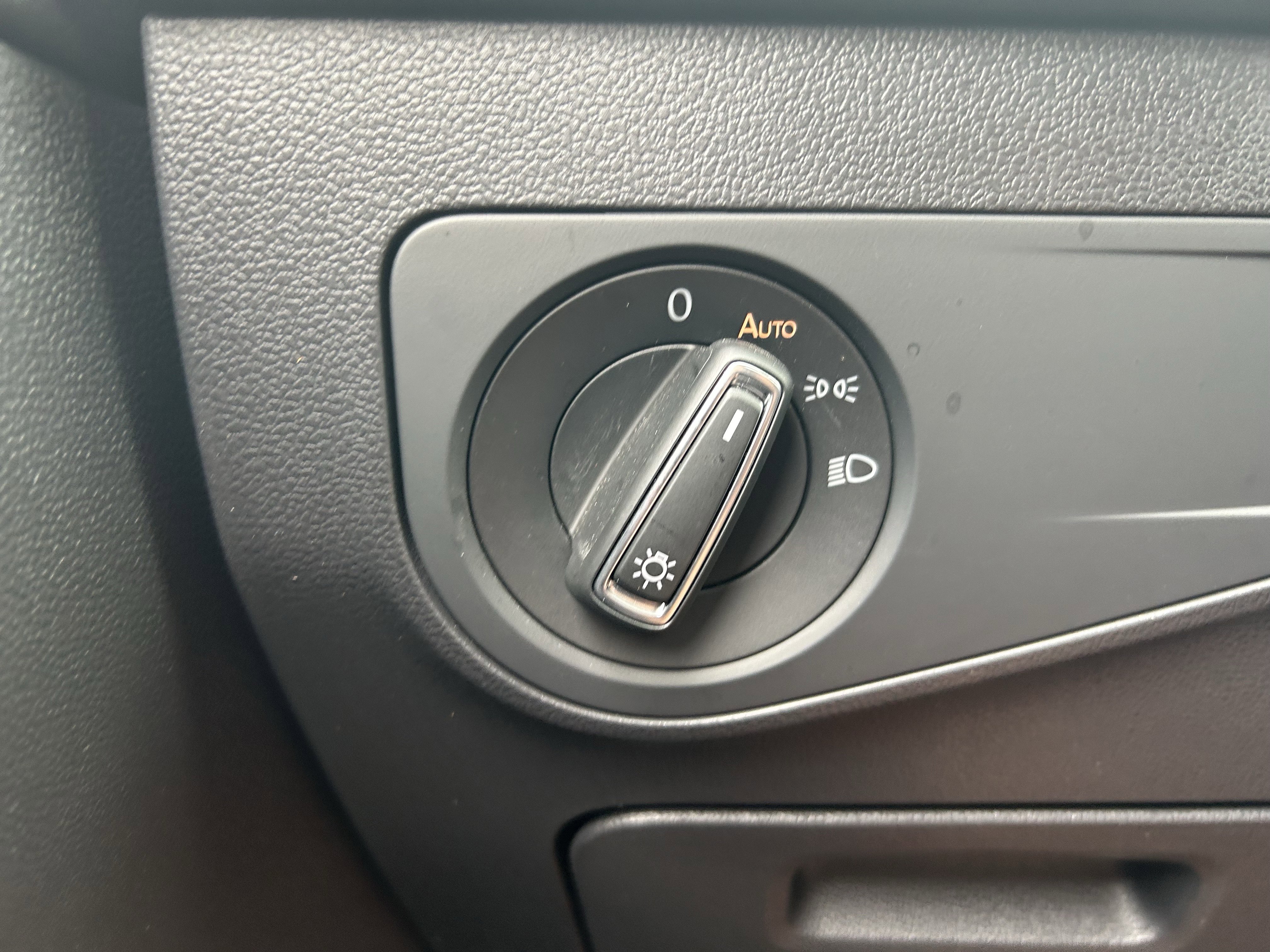 Certified 2023 Volkswagen Tiguan SE image 20