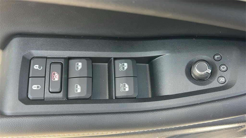 New 2025 Jeep Grand Cherokee L Limited w/ Black Appearance Package image 18