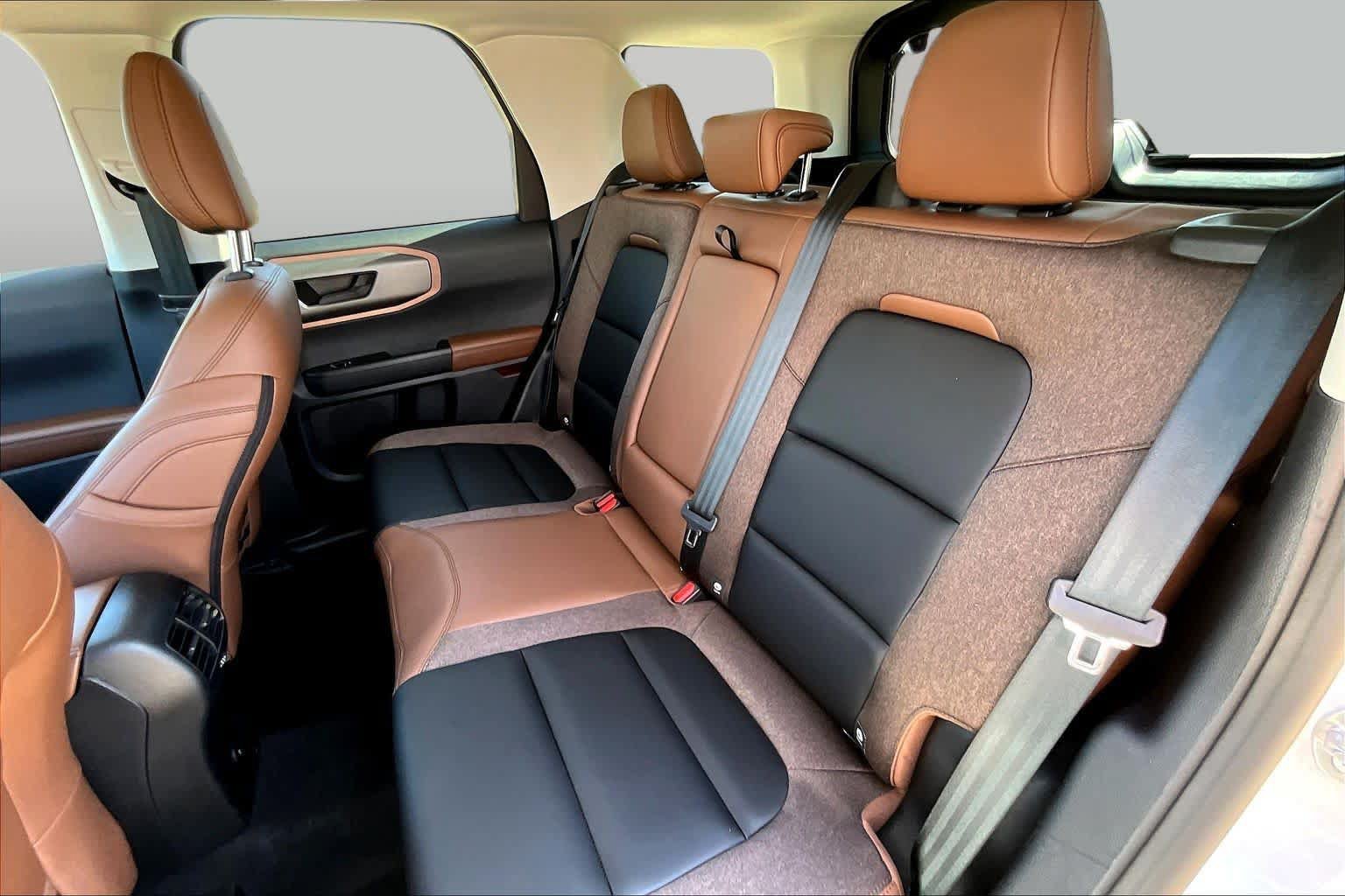 Used 2025 Ford Bronco Sport Outer Banks w/ Outer Banks Tech Package+ AWD/4WD image 16