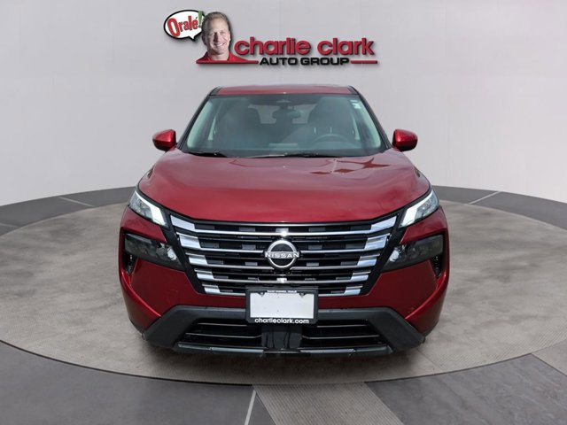 Certified 2025 Nissan Rogue SV image 9