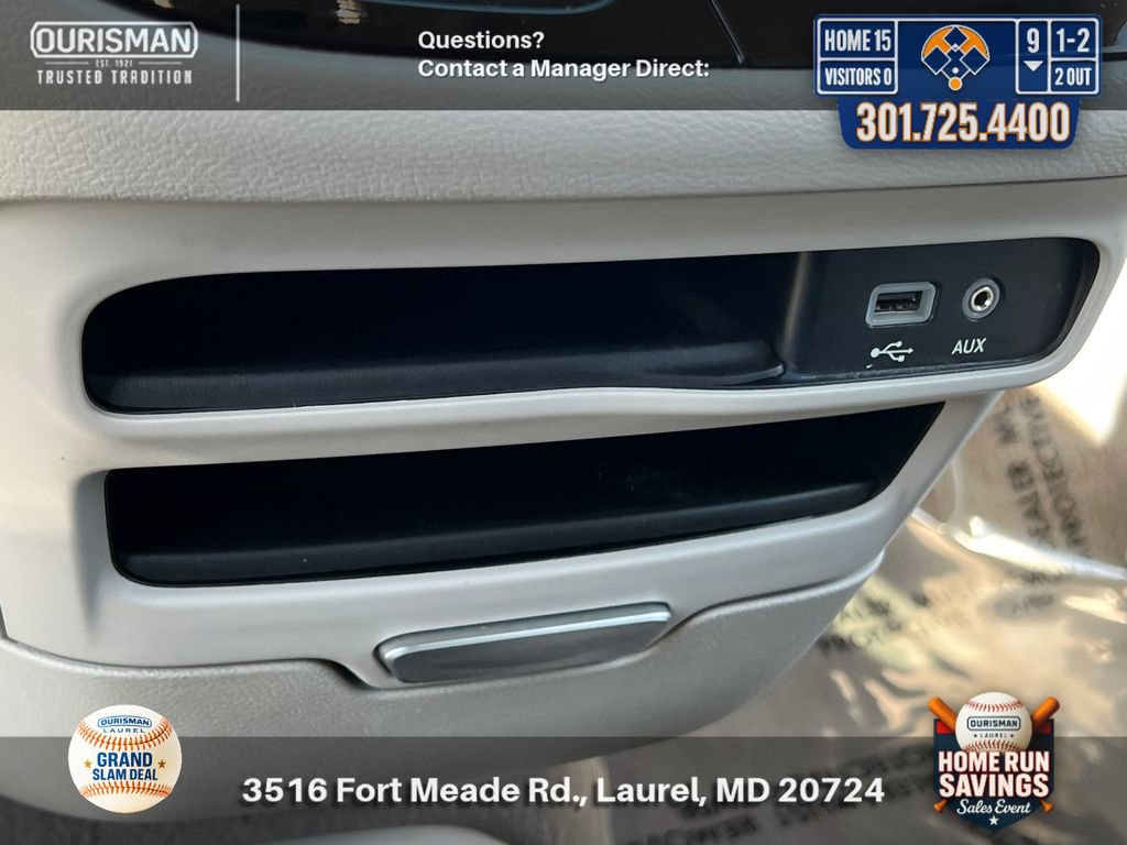 Used 2017 Chrysler Pacifica Touring-L w/ Tire & Wheel Group image 28