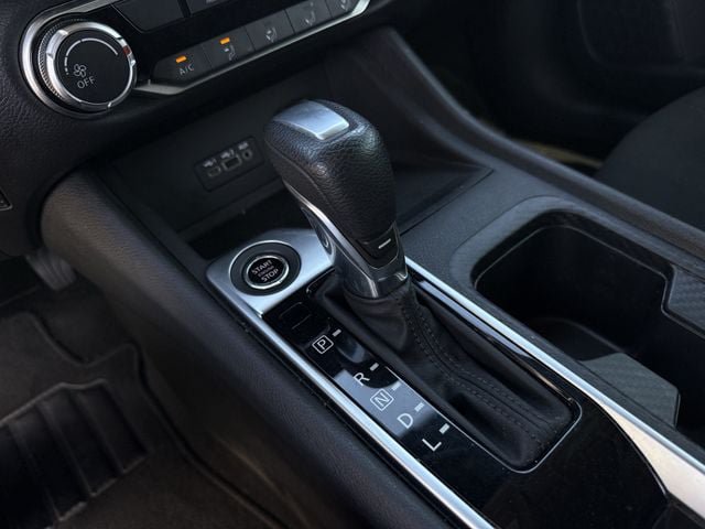 Used 2022 Nissan Sentra SV FWD image 20