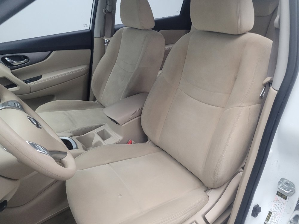 Used 2015 Nissan Rogue S FWD image 17