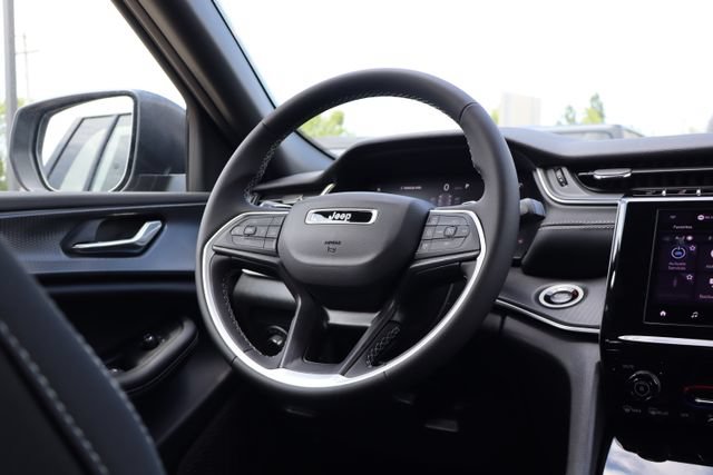 New 2026 Jeep Grand Cherokee Laredo AWD/4WD image 36