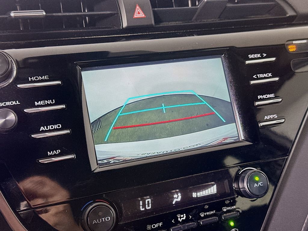 Used 2019 Toyota Camry SE FWD image 10
