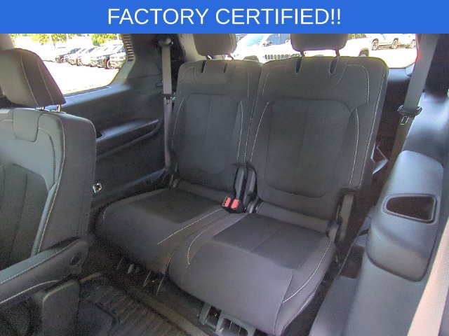 Certified 2024 Jeep Grand Cherokee L Laredo RWD image 32