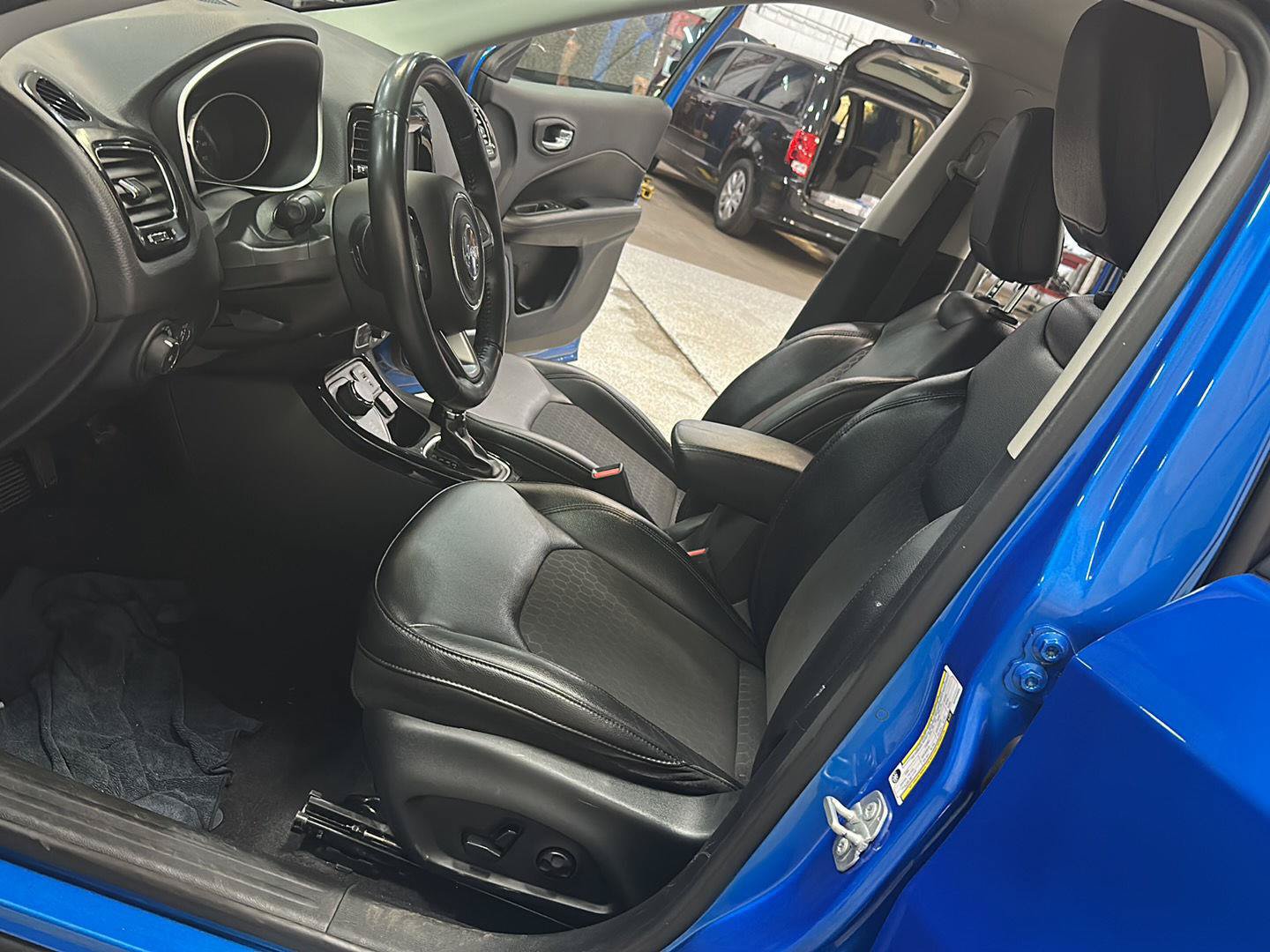 Used 2019 Jeep Compass Latitude AWD/4WD image 15