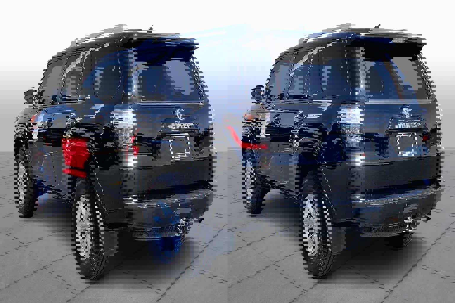 Used 2018 Toyota 4Runner SR5 Premium image 11