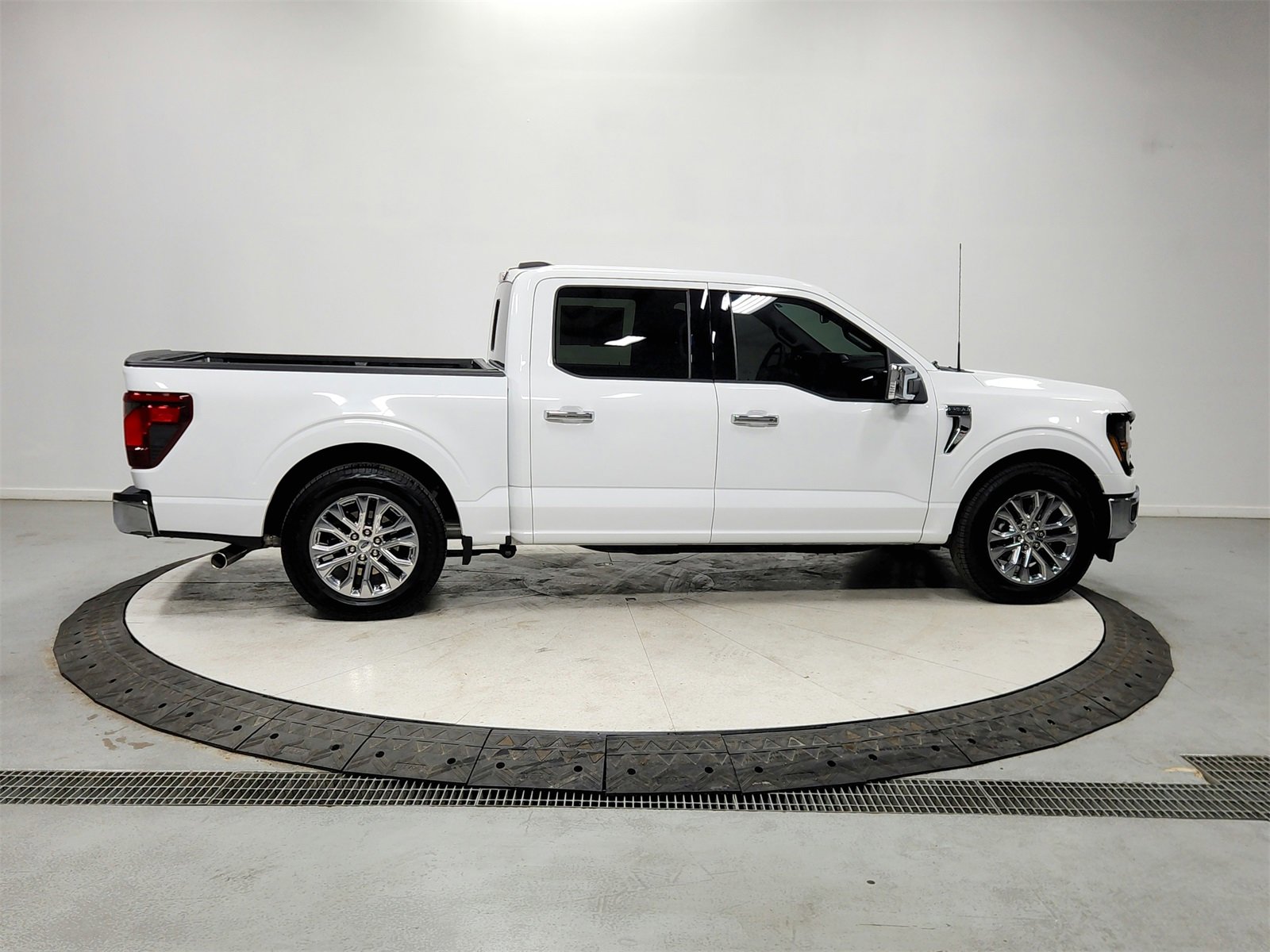 Used 2024 Ford F150 XLT w/ Equipment Group 302A MID image 8