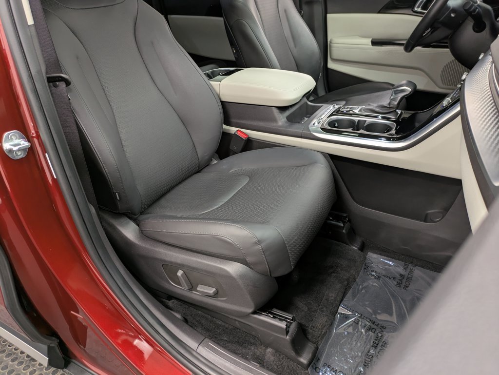Certified 2024 Kia Carnival SX Prestige FWD image 28