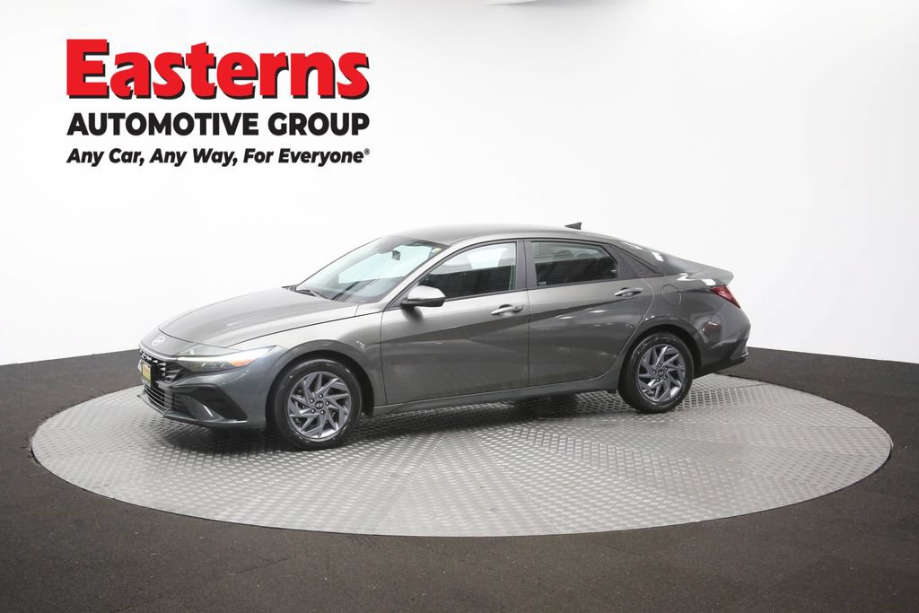 Used 2024 Hyundai Elantra SEL FWD image 56