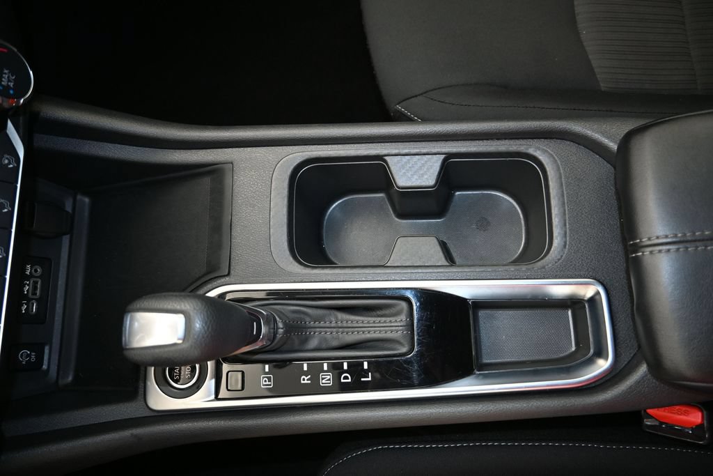 Used 2024 Nissan Sentra SV FWD image 17
