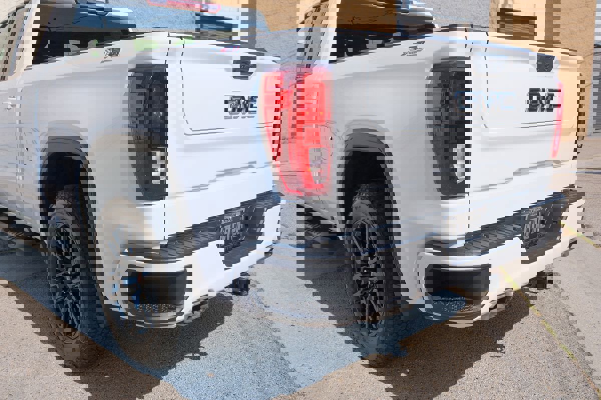 Used 2023 GMC Sierra 1500 Elevation image 40