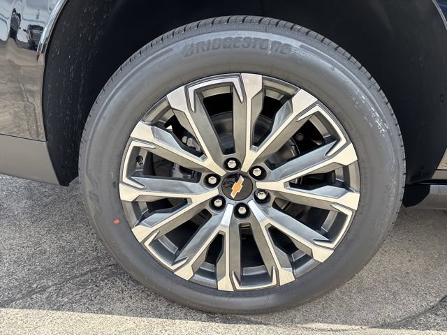 New 2026 Chevrolet Suburban High Country AWD/4WD image 13