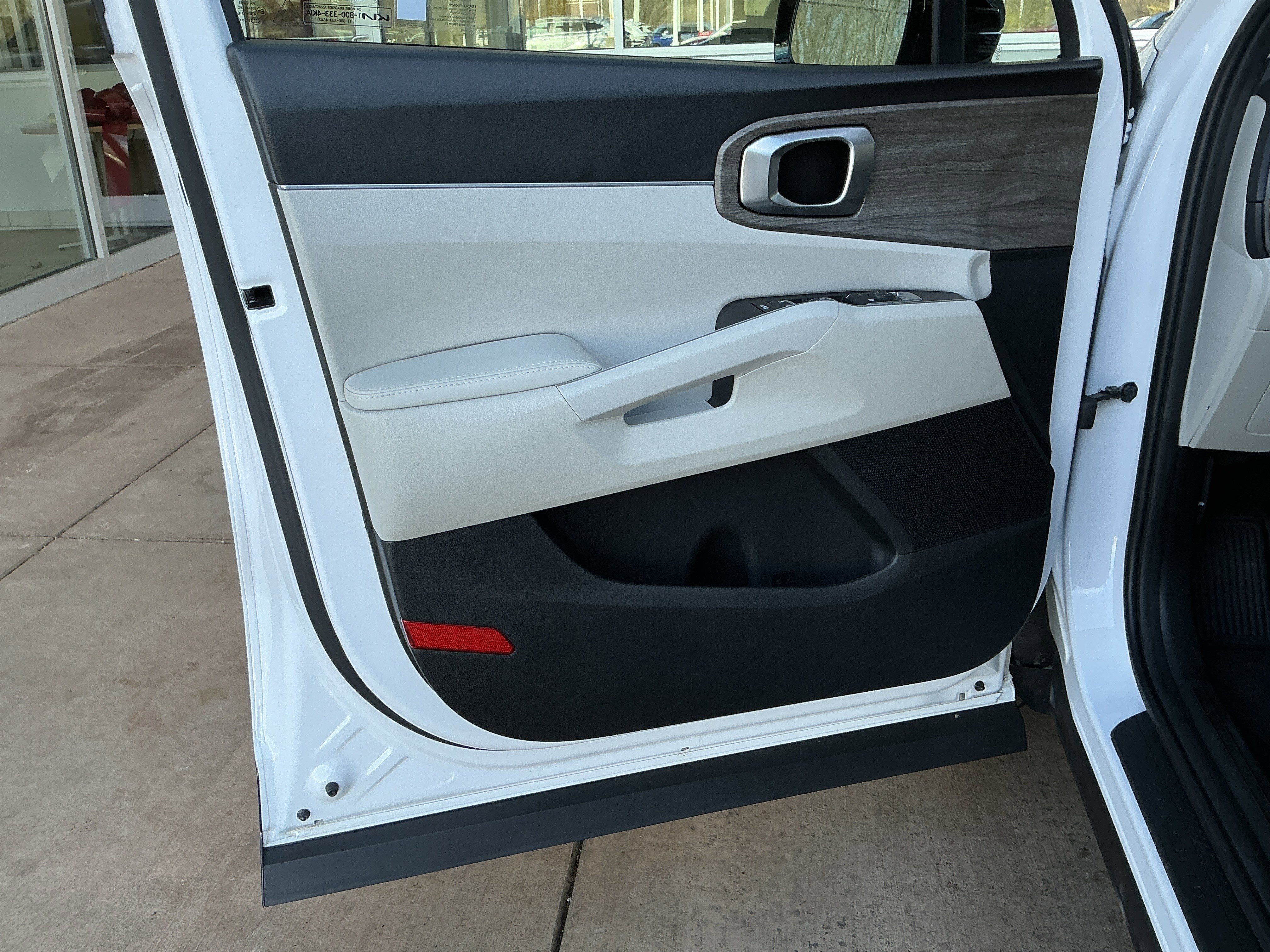 Used 2023 Kia Sorento EX w/ Panoramic Sunroof Package image 14