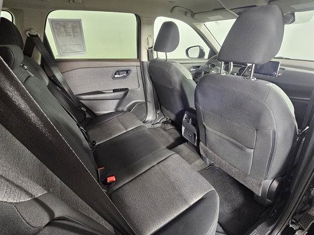 Used 2023 Nissan Rogue SV image 18