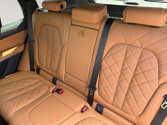 New 2026 BMW X5 xDrive40i w/ M Sport Package AWD/4WD image 13