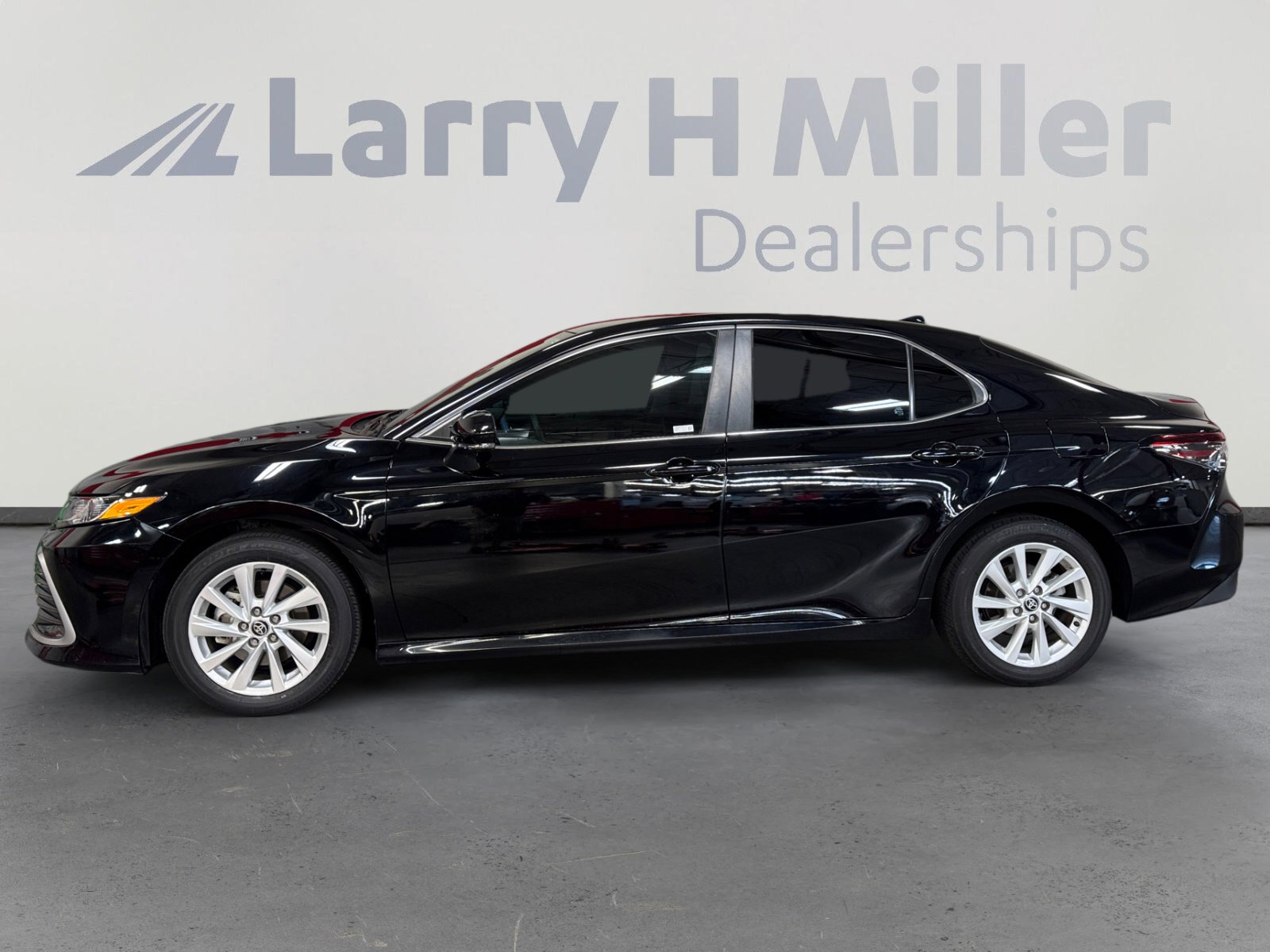 Certified 2023 Toyota Camry LE FWD image 2