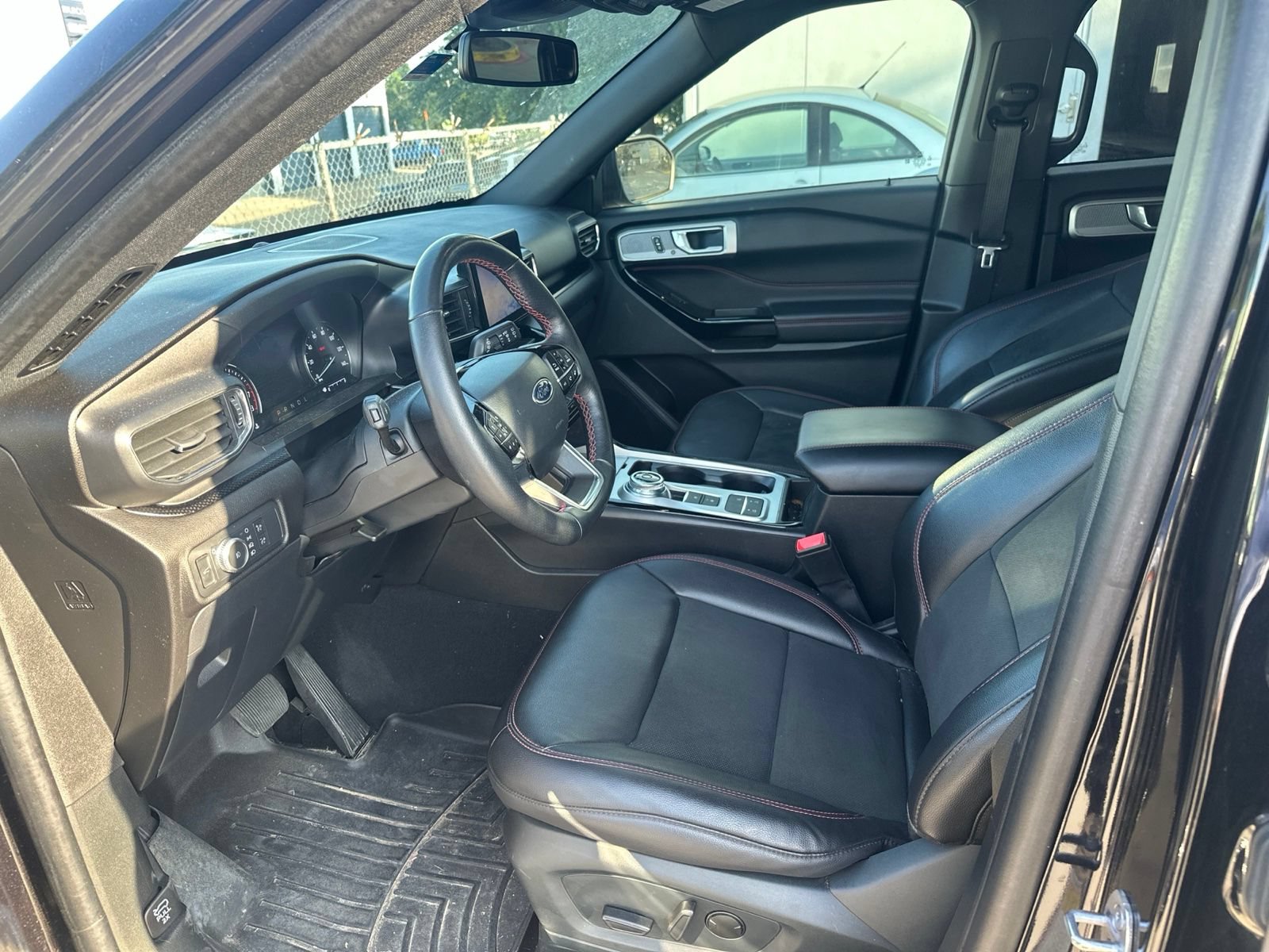 Used 2022 Ford Explorer ST-Line w/ Class IV Trailer Tow Package RWD image 12