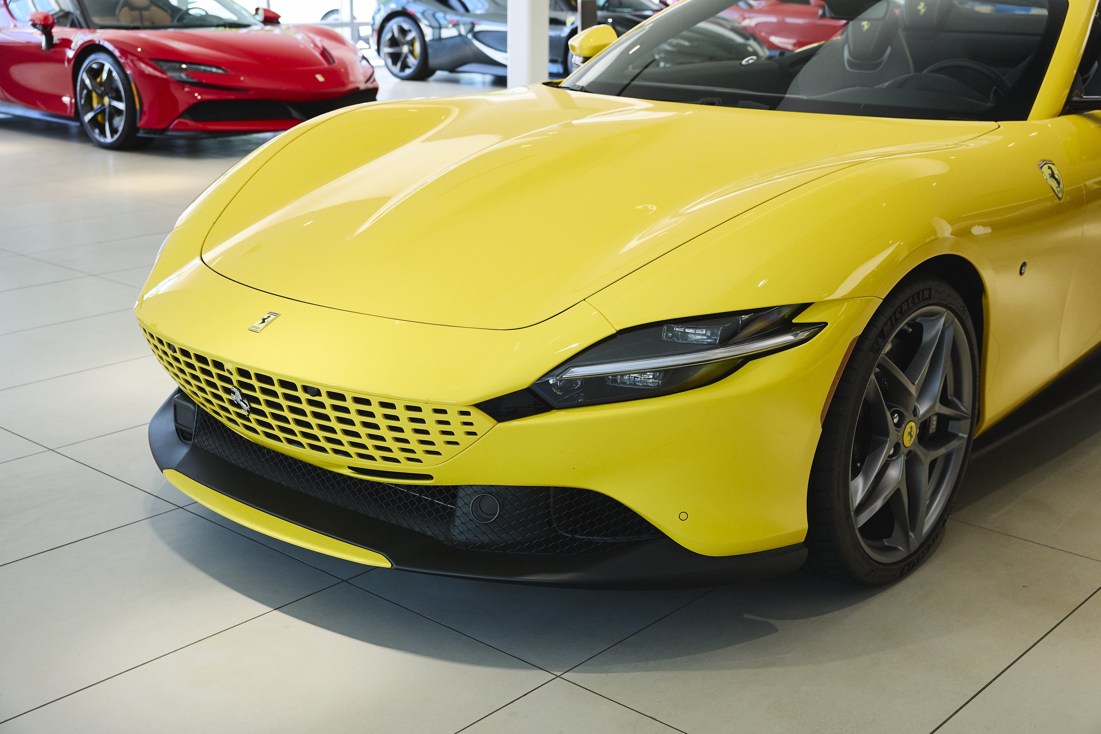 Used 2025 Ferrari Roma Spider RWD image 27