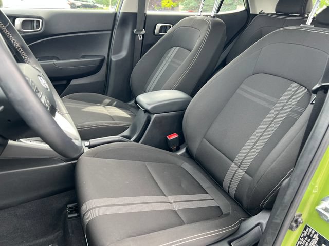 Used 2024 Hyundai Venue SEL FWD image 9