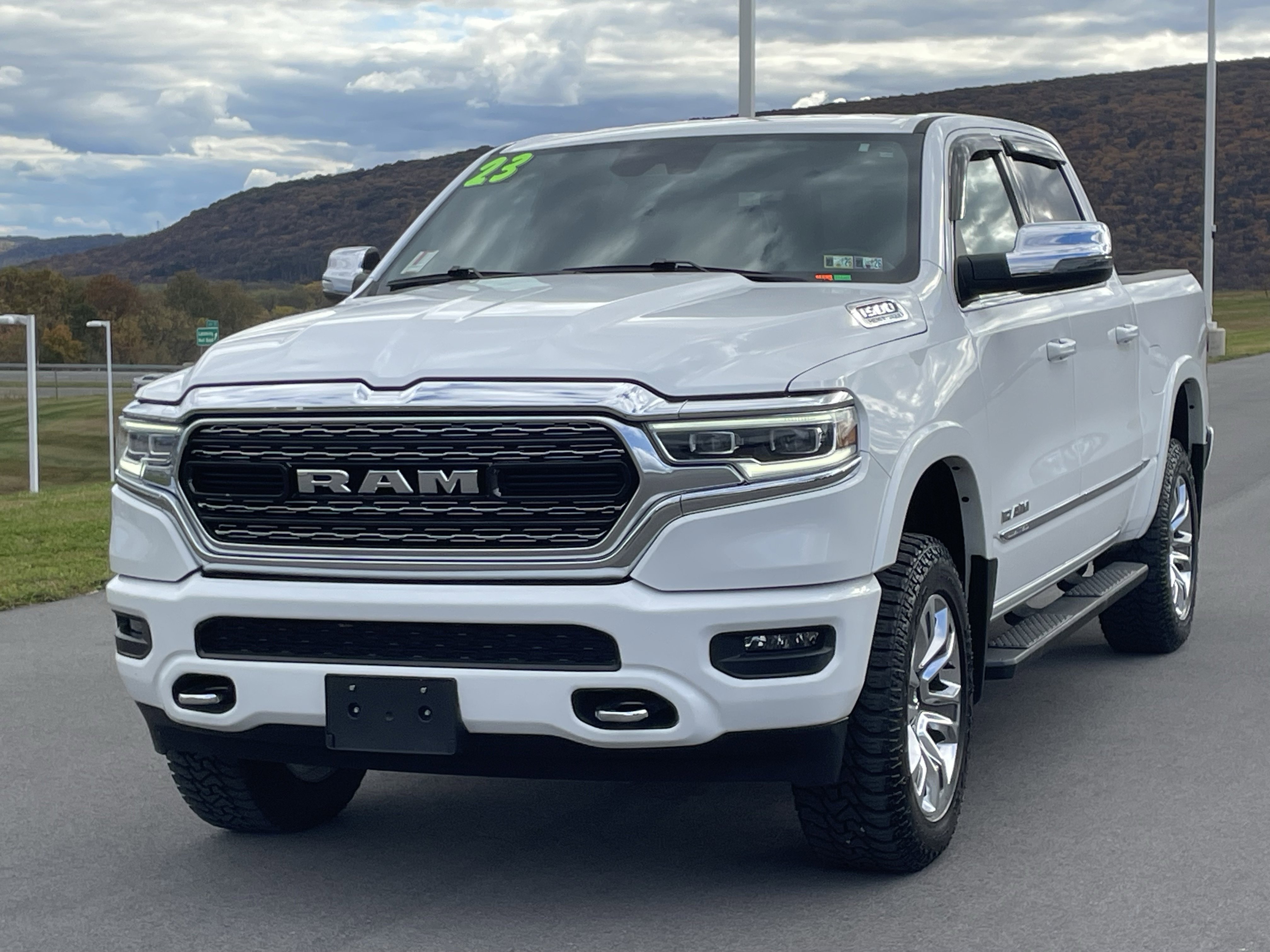 Used 2023 RAM 1500 Limited w/ Body Color Bumper Group image 8
