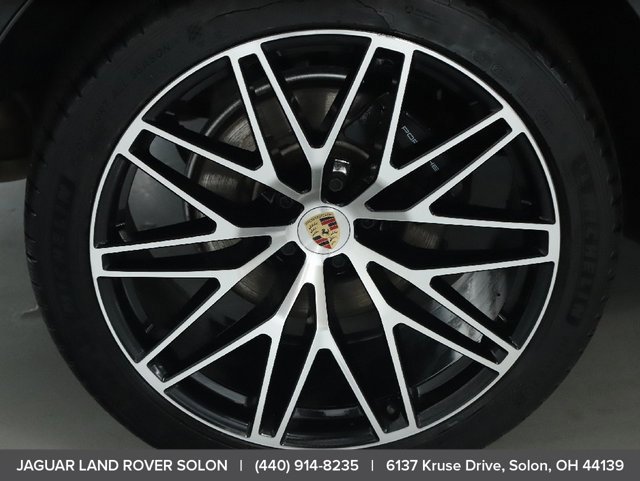 Used 2023 Porsche Macan AWD/4WD image 41