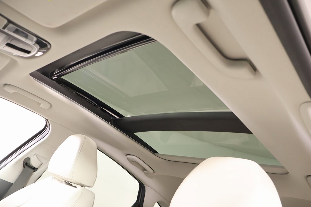 Used 2023 Hyundai Sonata Limited w/ Cargo Package image 16