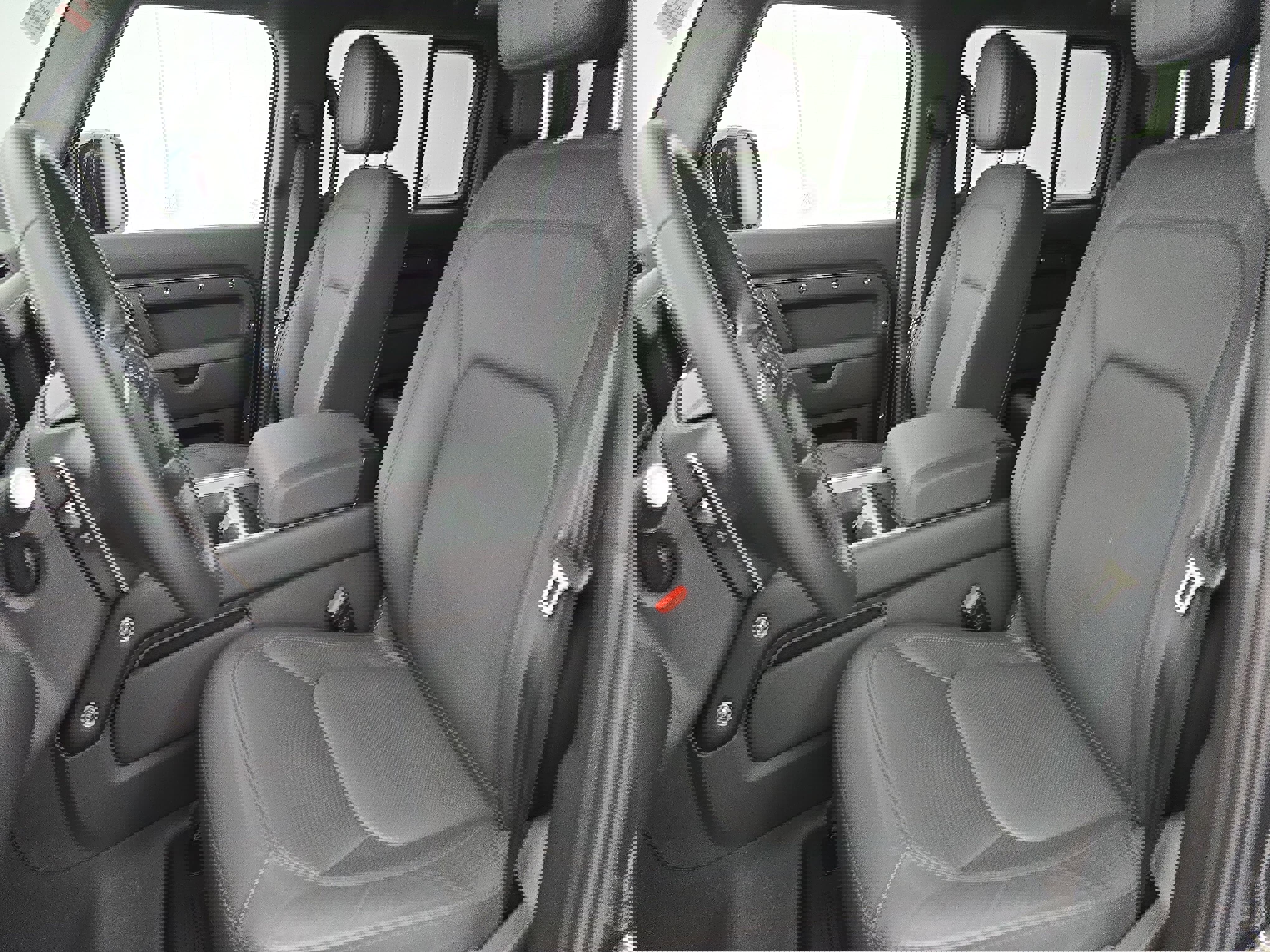 Certified 2025 Land Rover Defender 110 V8 image 14