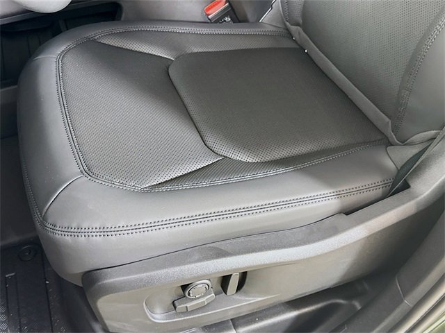 New 2026 Land Rover Defender 110 S image 22