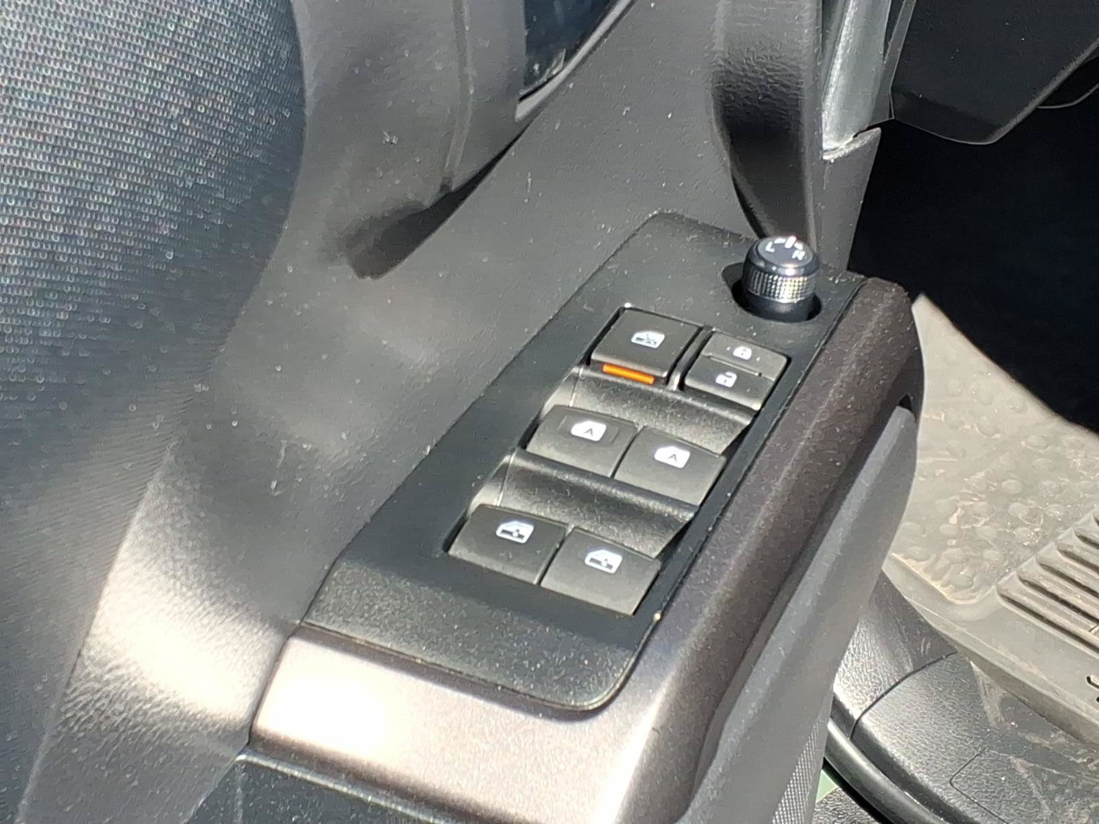Used 2022 Toyota Tacoma TRD Off-Road AWD/4WD image 14