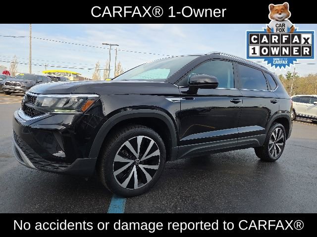 Used 2023 Volkswagen Taos SE w/ Panoramic Sunroof Package FWD image 3