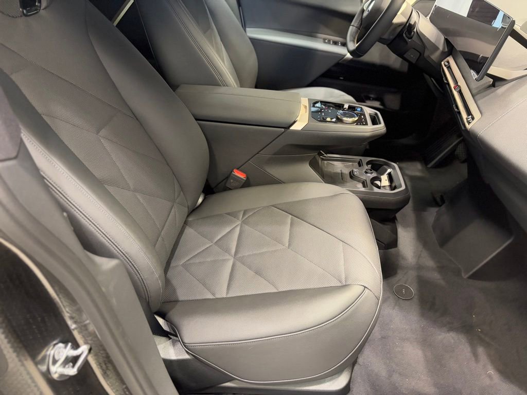 Used 2025 BMW iX xDrive50 w/ Sport Package image 24