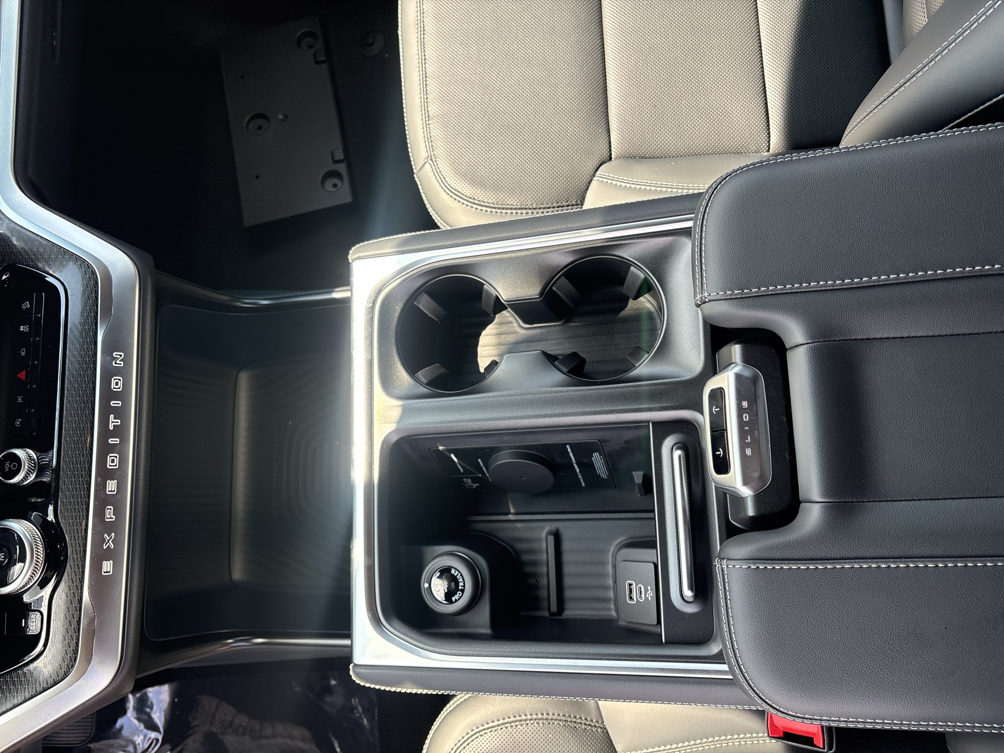 New 2027 Ford Expedition Platinum w/ Stealth Appearance Package AWD/4WD image 29