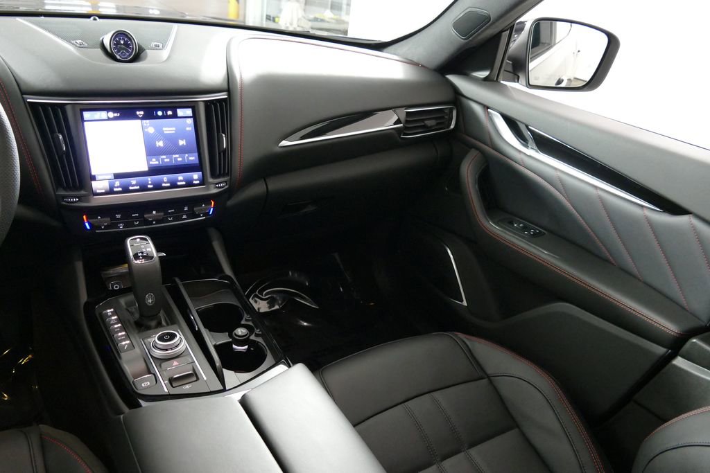 Used 2024 Maserati Levante GT Ultima AWD/4WD image 7