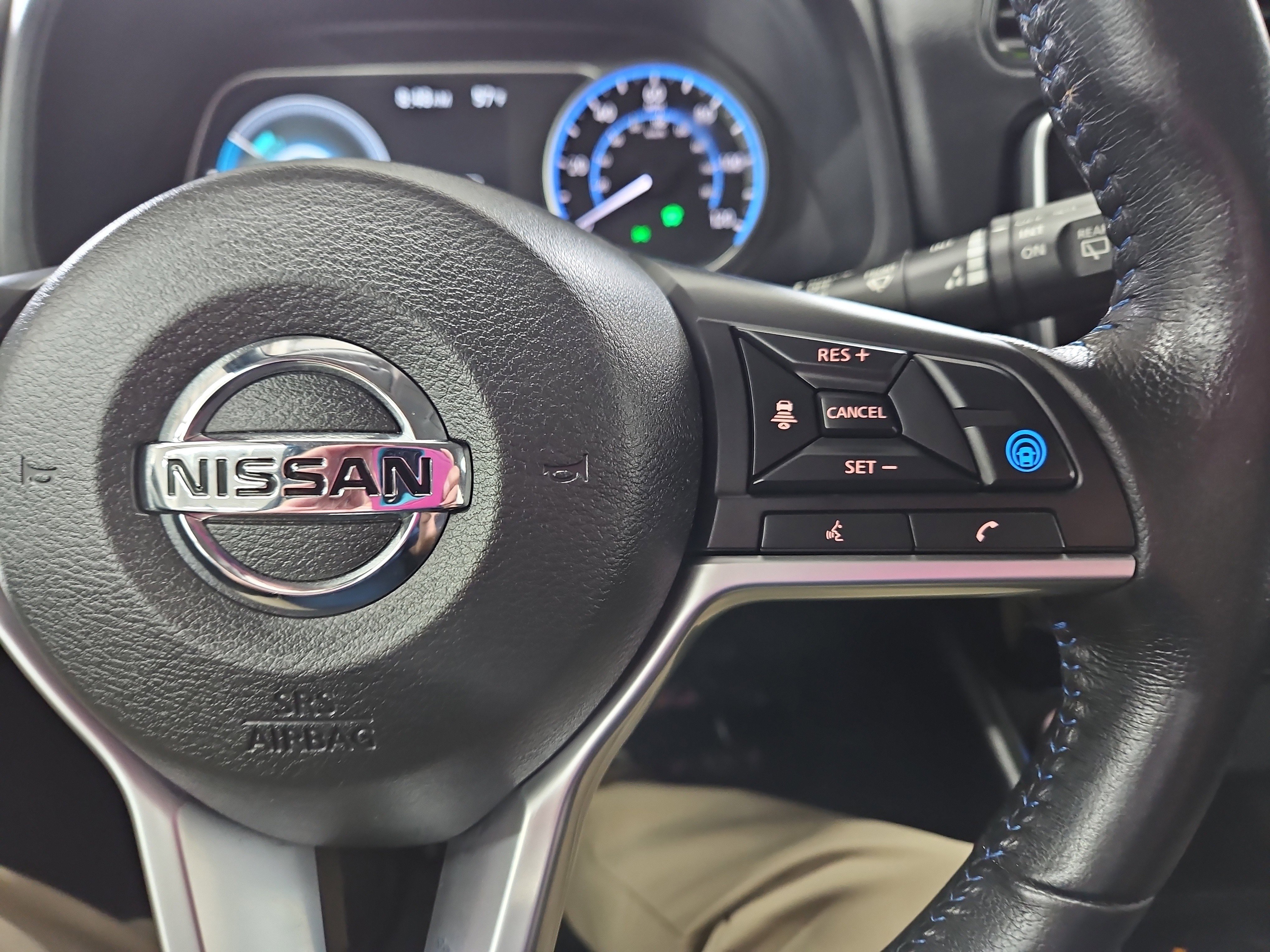 Used 2020 Nissan Leaf SV w/ SV Technology Package image 15