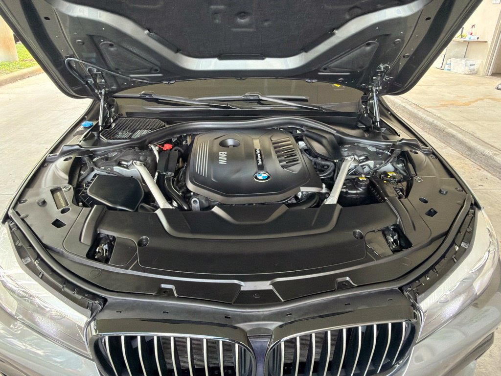 Used 2019 BMW 740i xDrive w/ Executive Package AWD/4WD image 12