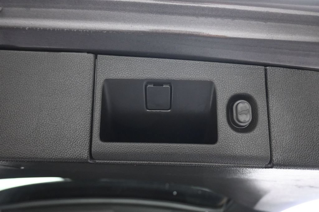 Used 2018 Chevrolet Suburban LT AWD/4WD image 56