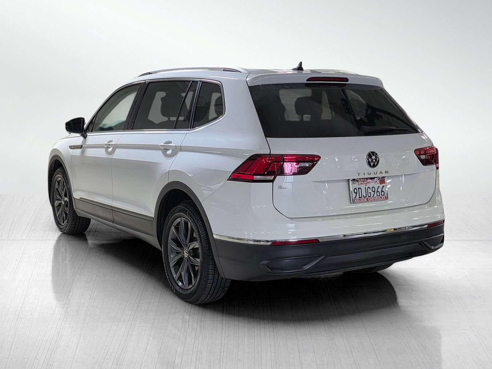 Used 2022 Volkswagen Tiguan SE FWD image 5