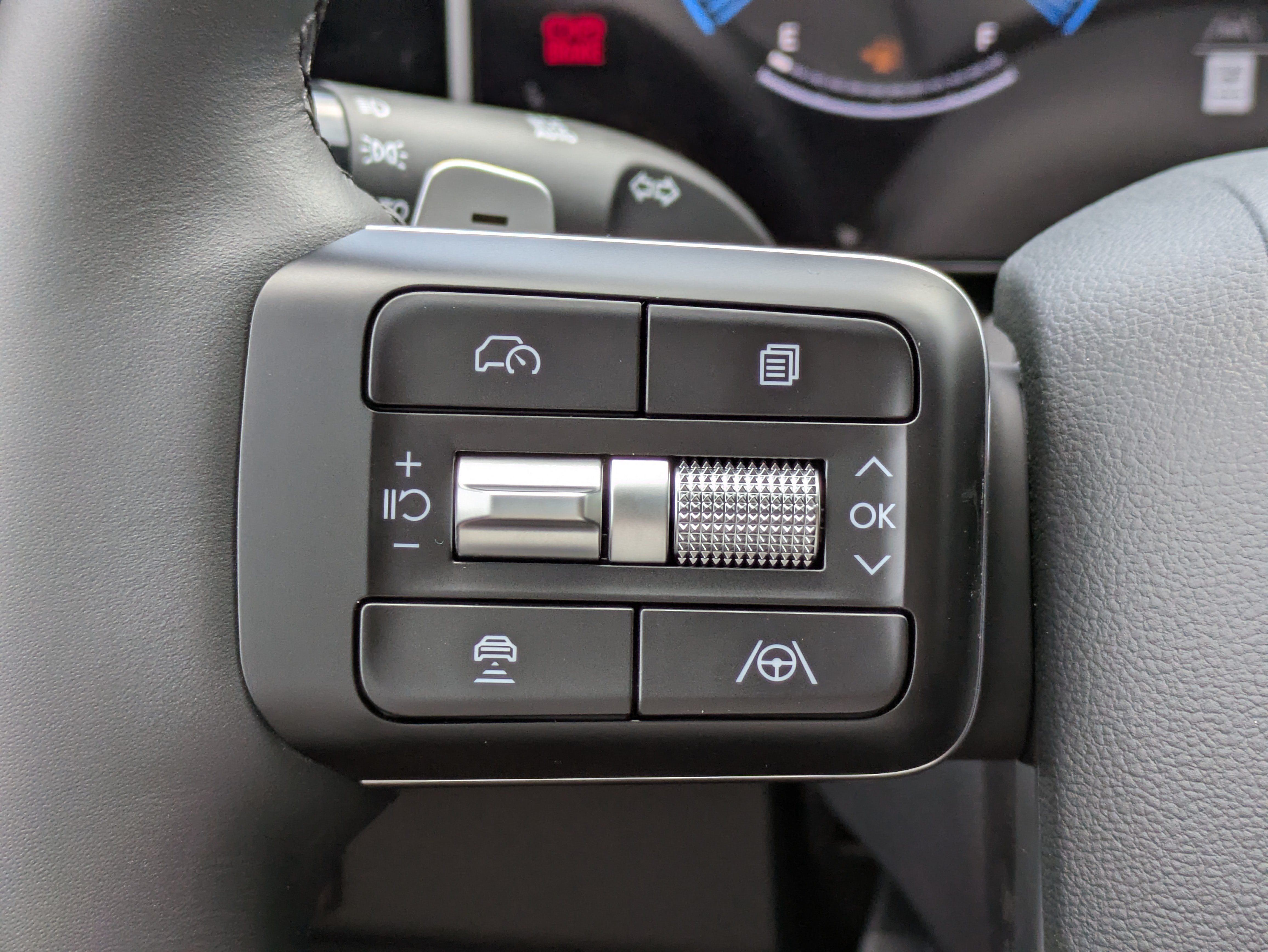New 2027 Hyundai Santa Fe SE FWD image 18
