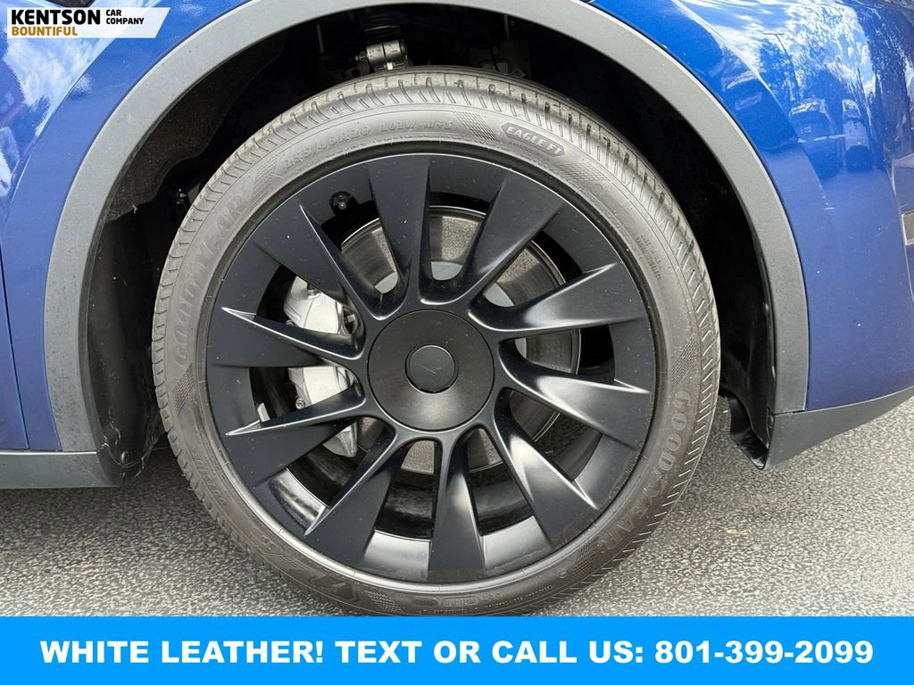 Used 2024 Tesla Model Y Long Range AWD/4WD image 11