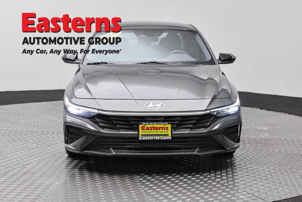Used 2026 Hyundai Elantra Sport FWD image 3