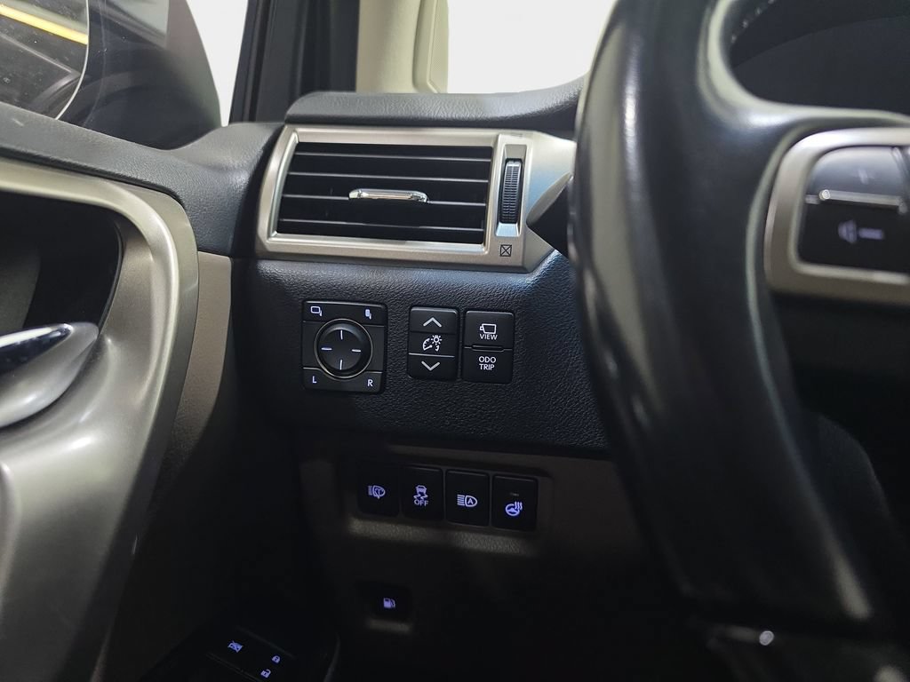 Used 2021 Lexus GX 460 Luxury w/ Sport Design Package AWD/4WD image 27