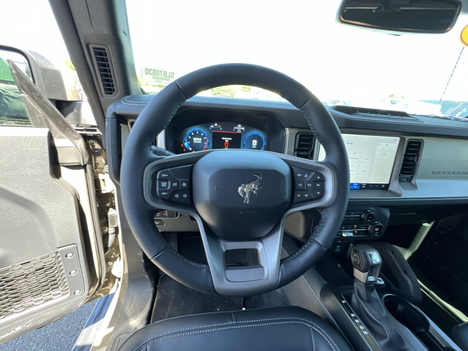 New 2025 Ford Bronco Outer Banks w/ Sasquatch Package AWD/4WD image 24
