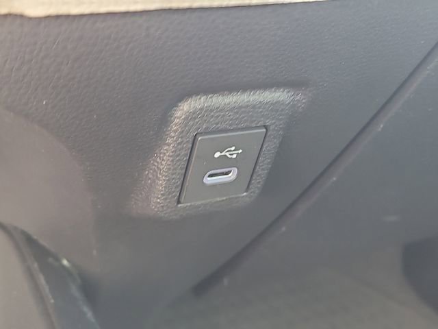 Used 2025 Toyota Corolla LE w/ Convenience Package image 24