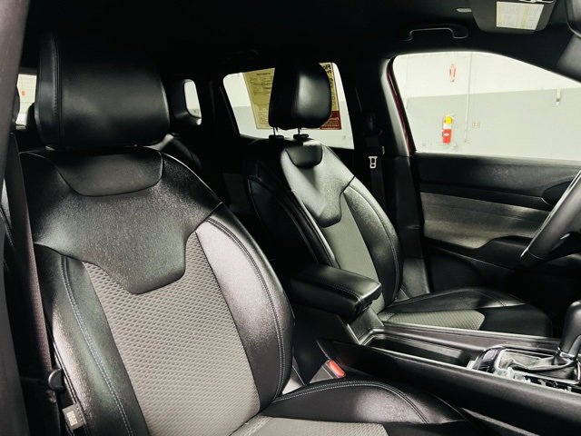 Used 2024 Jeep Compass Latitude image 32