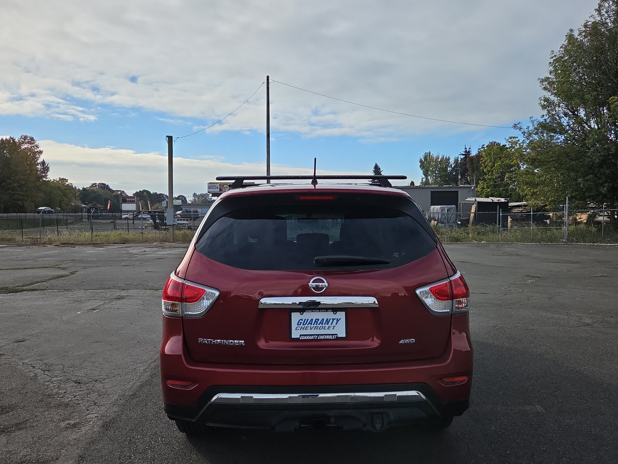 Used 2015 Nissan Pathfinder S AWD/4WD image 8