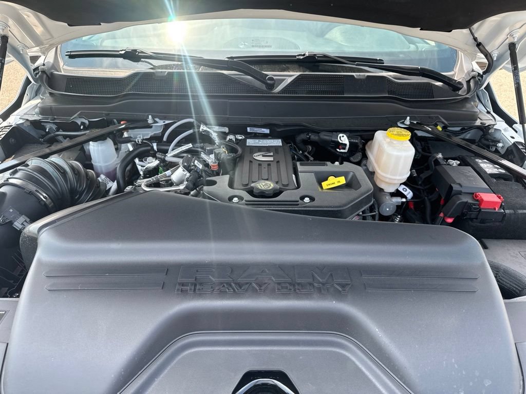 New 2026 RAM 5500 Tradesman w/ Chrome Appearance Group AWD/4WD image 25